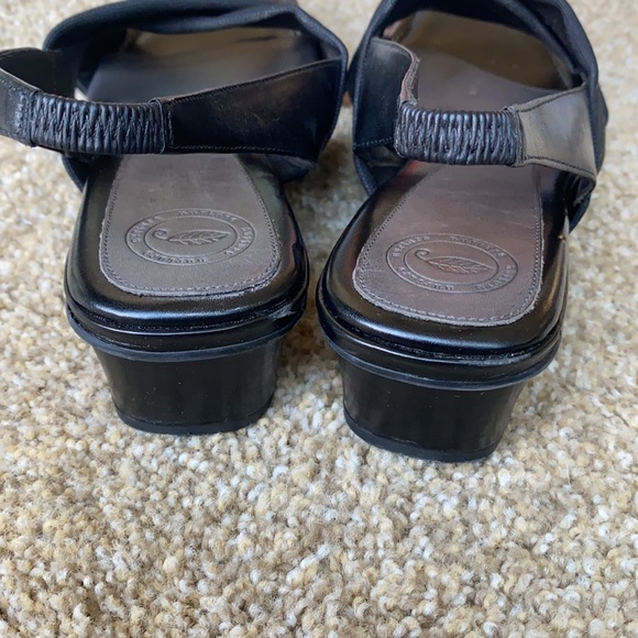 Women’s Nurture Black Peep-Toe Sandals - Picture 5 of 12